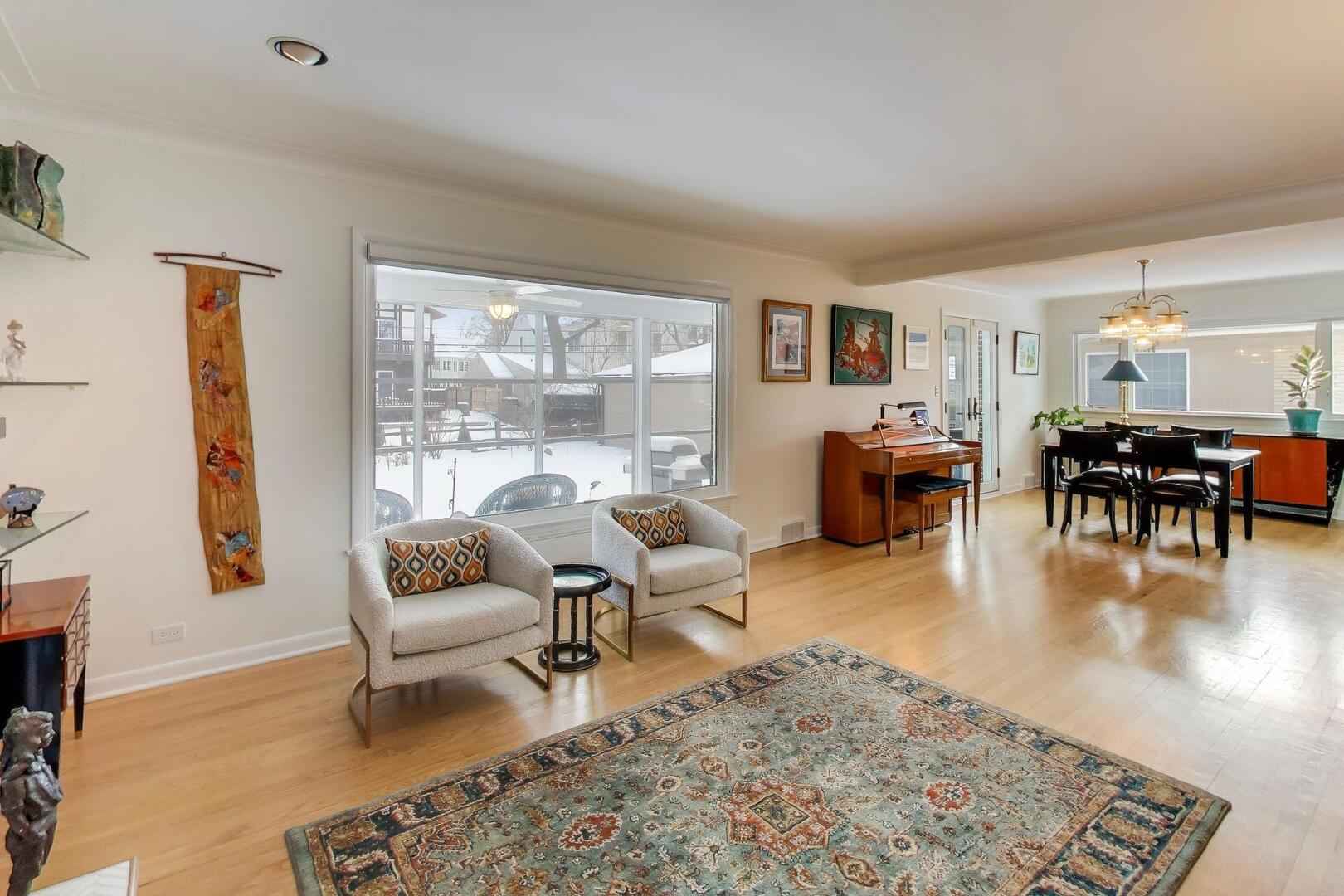 925 Indian Road Glenview, IL 60025 - Photo 4 of 39