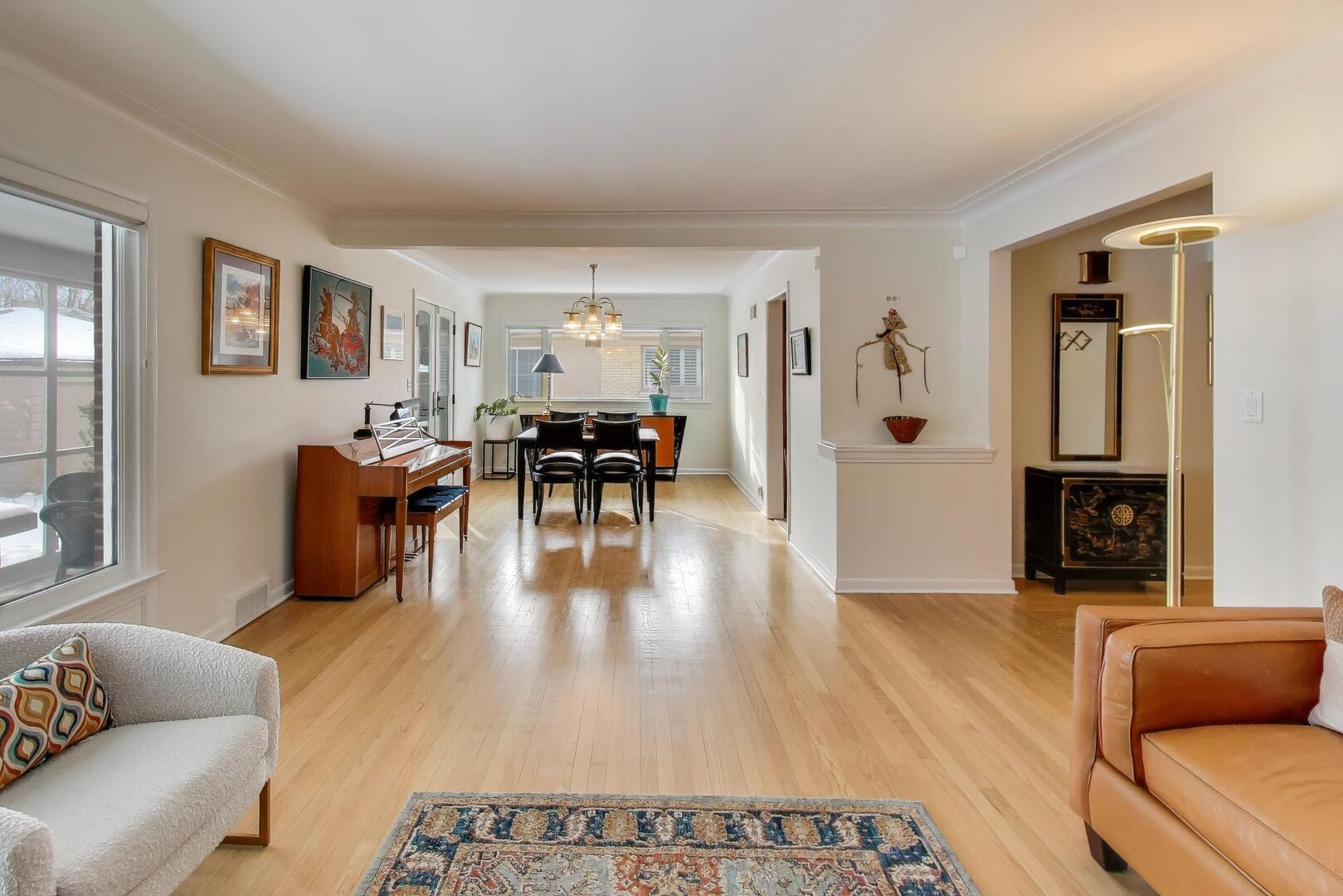 925 Indian Road Glenview, IL 60025 - Photo 5 of 39