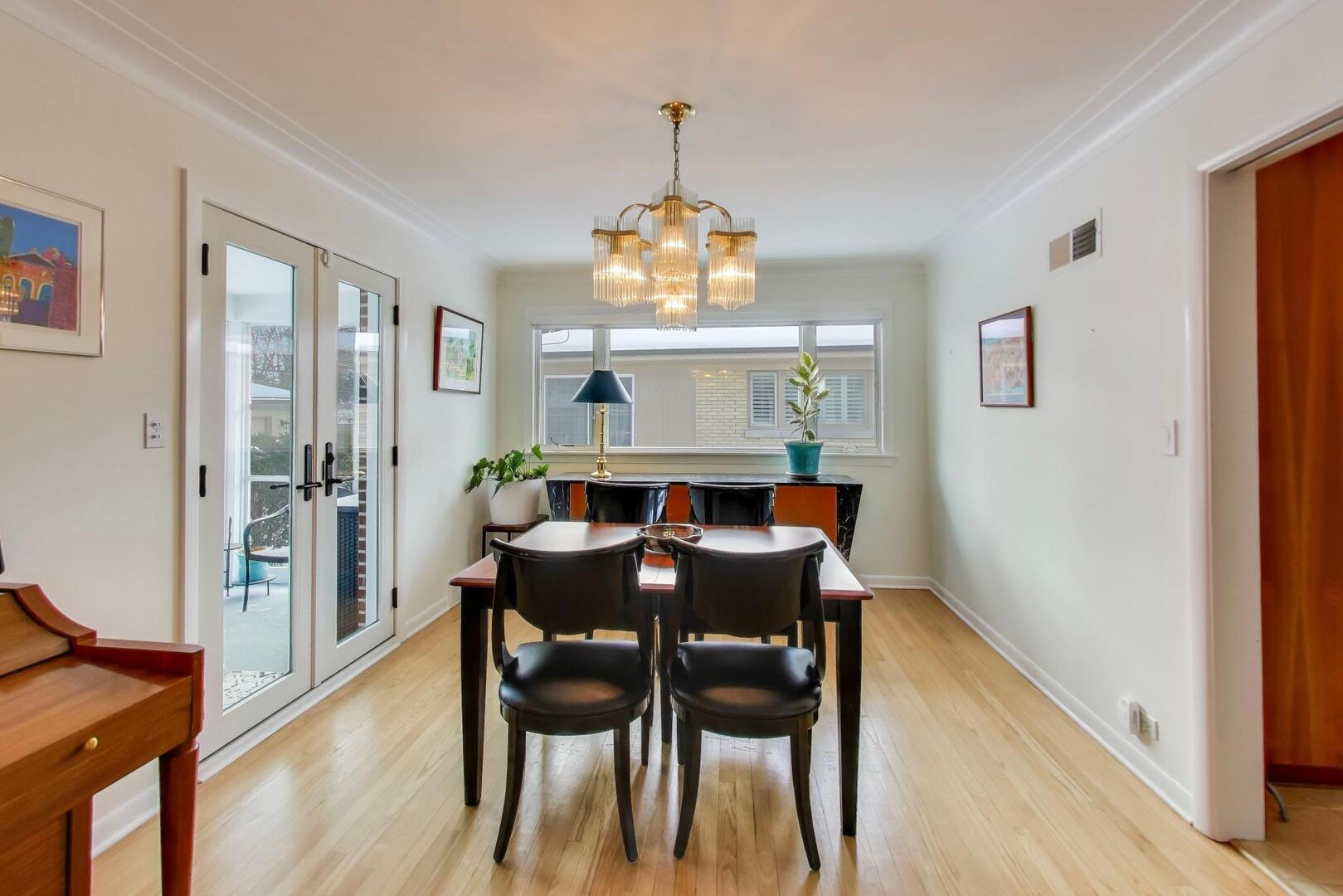 925 Indian Road Glenview, IL 60025 - Photo 7 of 39