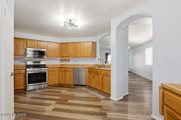 9458 East Bench Mark Loop Tucson, AZ 85747 - Photo 9 of 28 Kitchen