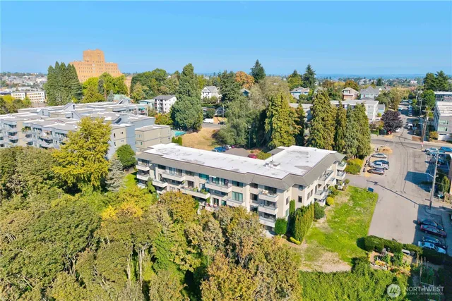 $2,300 | 1100 South Atlantic Street, Unit 209, Seattle, WA 98134