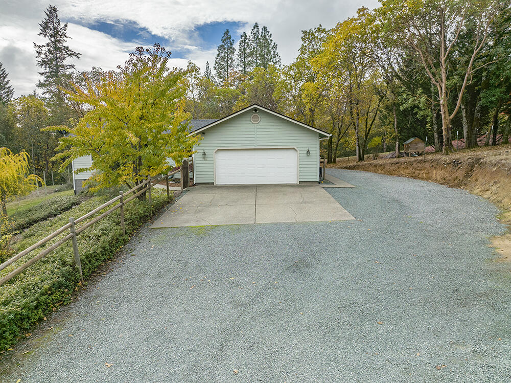 520 Stewart Road Grants Pass, OR 97526 - Photo 28 of 47