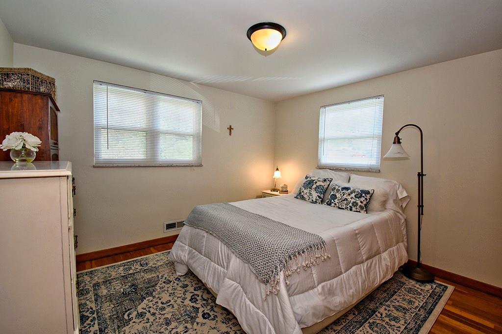 130 Dorseyville Road Pittsburgh, PA 15215 - Photo 9 of 17 Bedroom on main floor