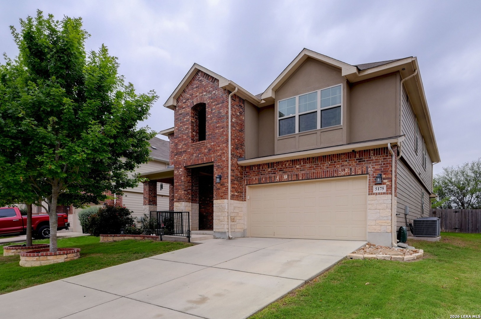 5175 Top Ridge Lane Schertz, TX 78108 - Photo 2 of 43