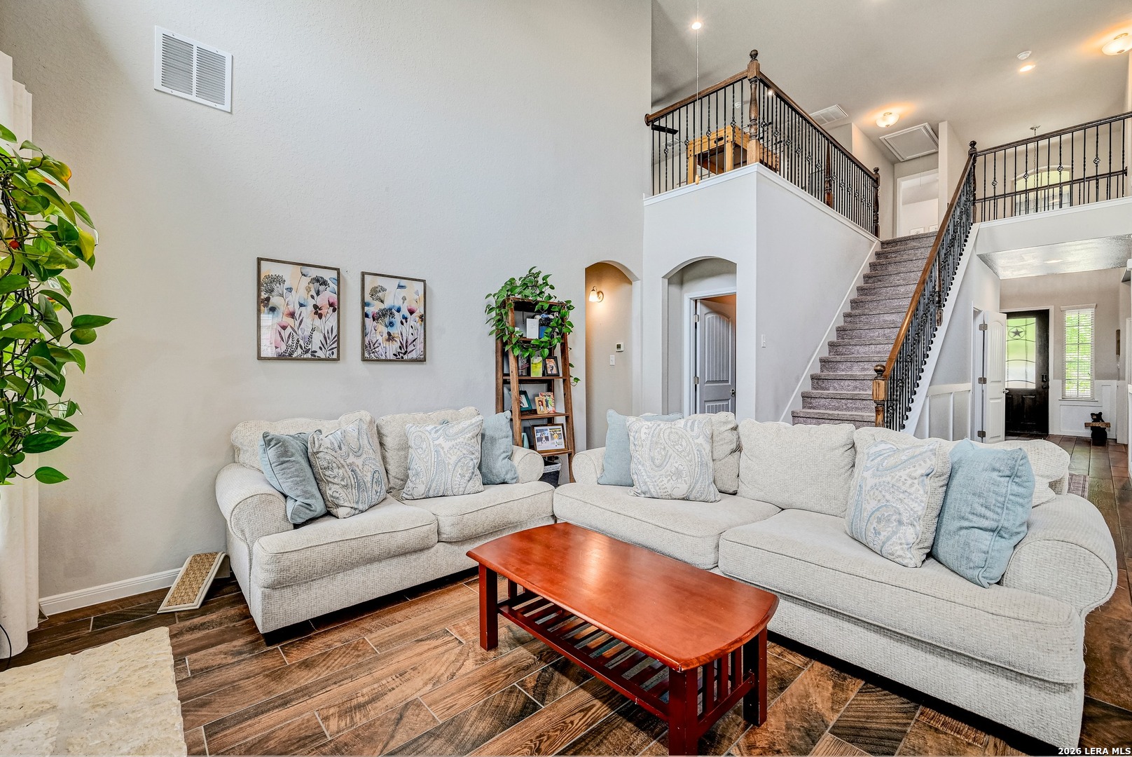 5175 Top Ridge Lane Schertz, TX 78108 - Photo 9 of 43