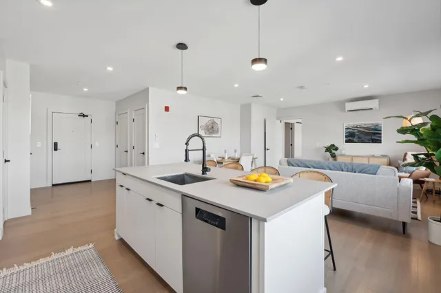 $599,000 | 75 Chestnut Street, Unit 609, Portland, ME 04101