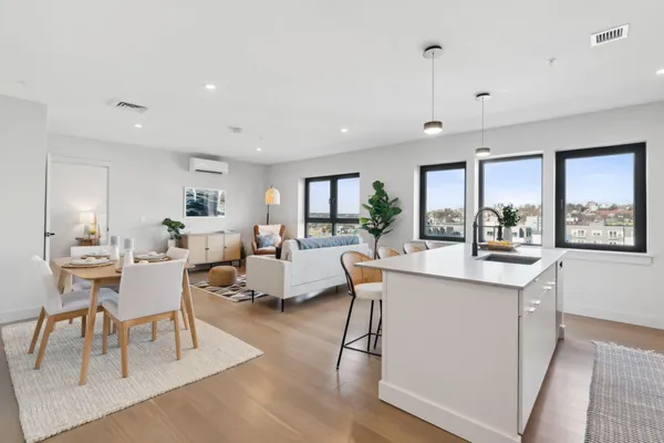 $599,000 | 75 Chestnut Street, Unit 609, Portland, ME 04101