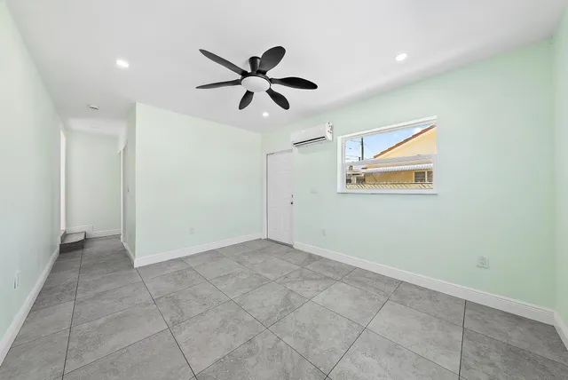 $3,400 | 135 East 28th Street, Riviera Beach, FL 33404