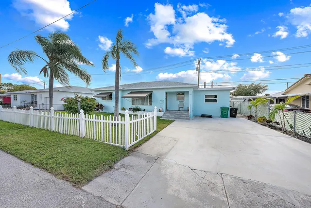 $3,400 | 135 East 28th Street, Riviera Beach, FL 33404