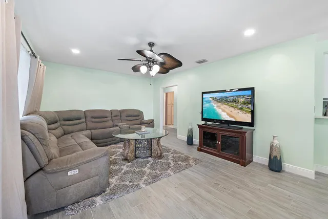 $3,400 | 135 East 28th Street, Riviera Beach, FL 33404