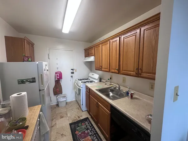 $129,900 | 3450 Toledo Terrace, Unit 512, Hyattsville, MD 20782