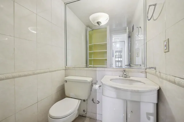 $3,100 | 7000 John F. Kennedy Boulevard, Unit 17C, West New York, NJ 07093