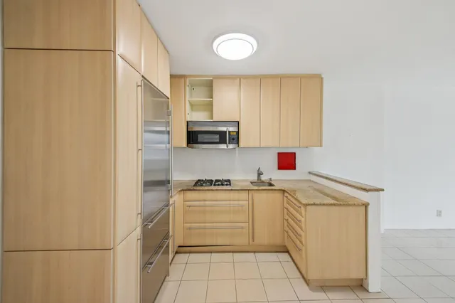 $3,100 | 7000 John F. Kennedy Boulevard, Unit 17C, West New York, NJ 07093