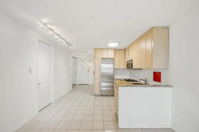 $3,100 | 7000 John F. Kennedy Boulevard, Unit 17C, West New York, NJ 07093