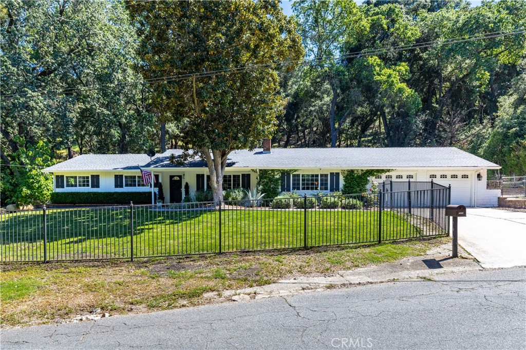 7695 Del Rio Road Atascadero, CA 93422 - Photo 5 of 75