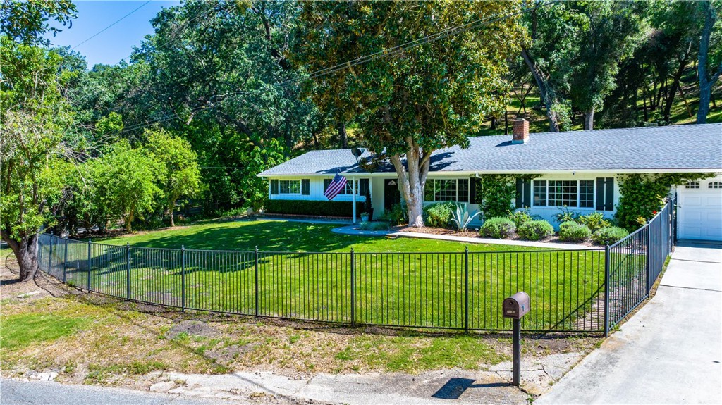 7695 Del Rio Road Atascadero, CA 93422 - Photo 8 of 75 a view of a house with a sink and a yard
