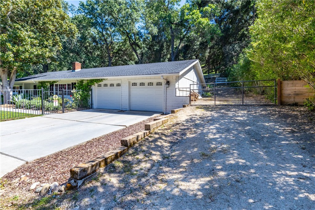 7695 Del Rio Road Atascadero, CA 93422 - Photo 10 of 75
