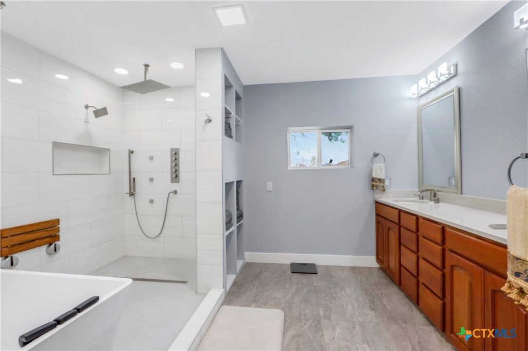 5037 North State Highway 123 Seguin, TX 78155 - Photo 17 of 45