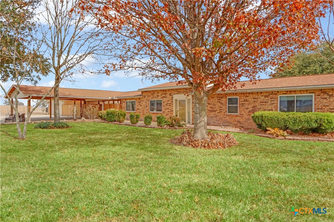 5037 North State Highway 123 Seguin, TX 78155 - Photo 3 of 45