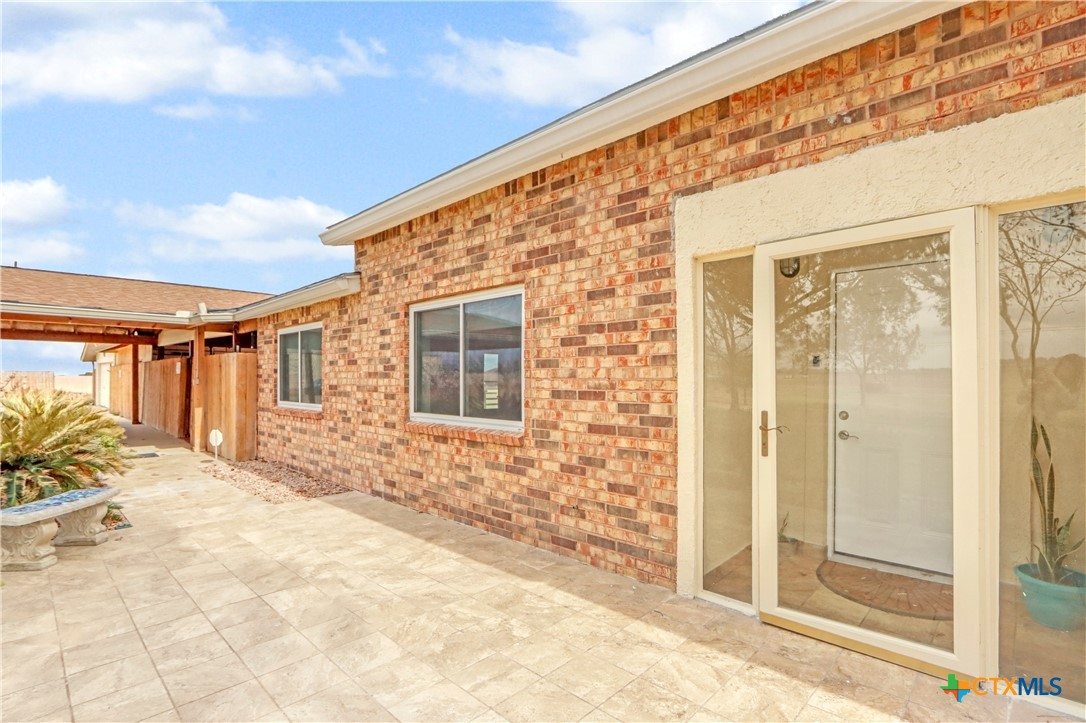 5037 North State Highway 123 Seguin, TX 78155 - Photo 4 of 45