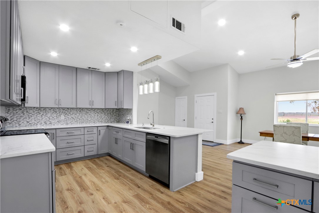 5037 North State Highway 123 Seguin, TX 78155 - Photo 7 of 45