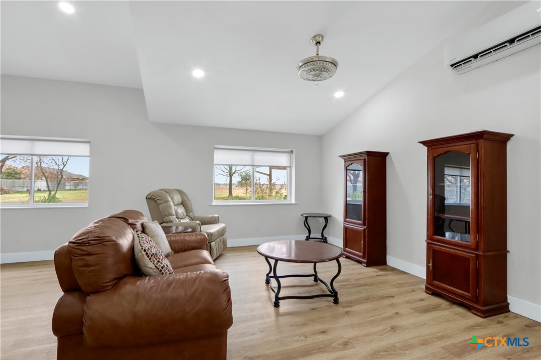 5037 North State Highway 123 Seguin, TX 78155 - Photo 10 of 45