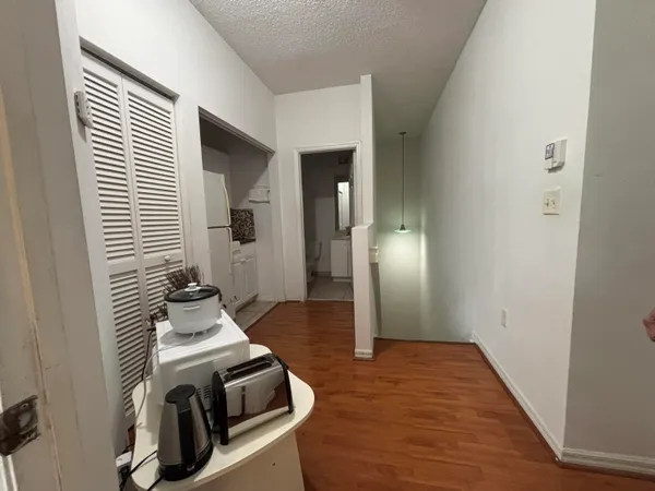 $1,000 | 2941 Crestwood Terrace, Unit 7204, Margate, FL 33063