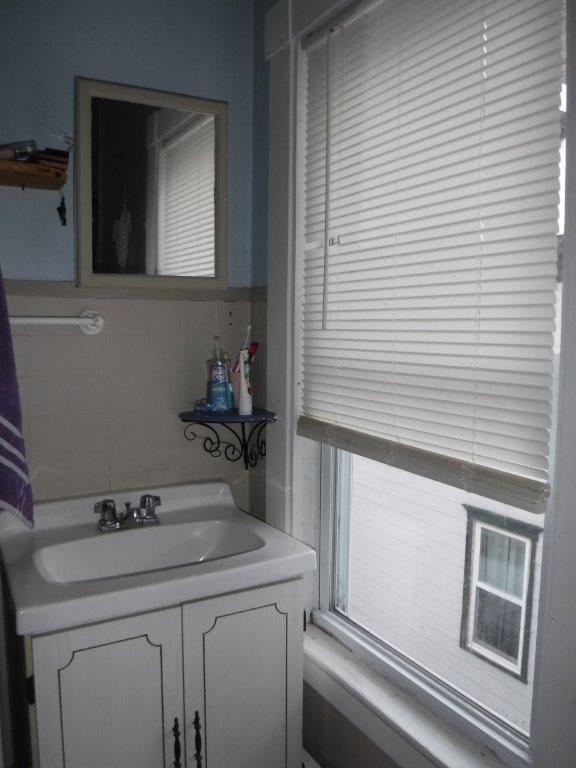 183 Main Street Mexico, ME 04257 - Photo 7 of 22 7 Bath Unit 2