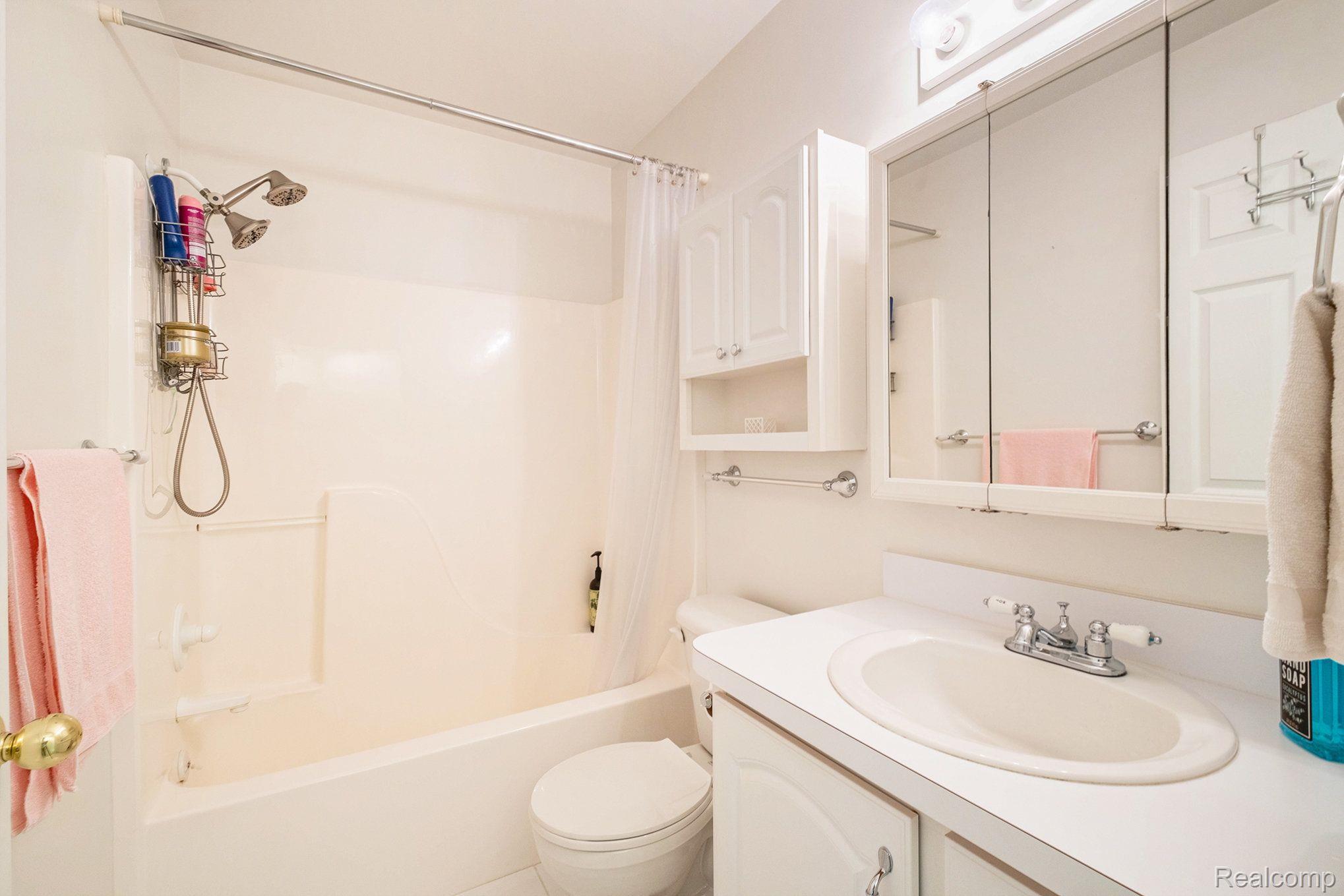 1253 Reid Road Grand Blanc, MI 48439 - Photo 30 of 40 Gallery Image 30
