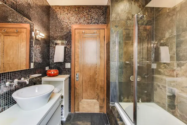 $1,175,000 | 2700 West Carmen Avenue, Chicago, IL 60625