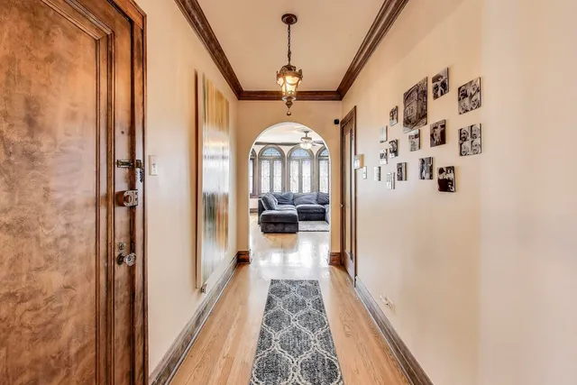 $1,175,000 | 2700 West Carmen Avenue, Chicago, IL 60625