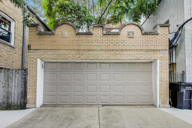 $1,175,000 | 2700 West Carmen Avenue, Chicago, IL 60625