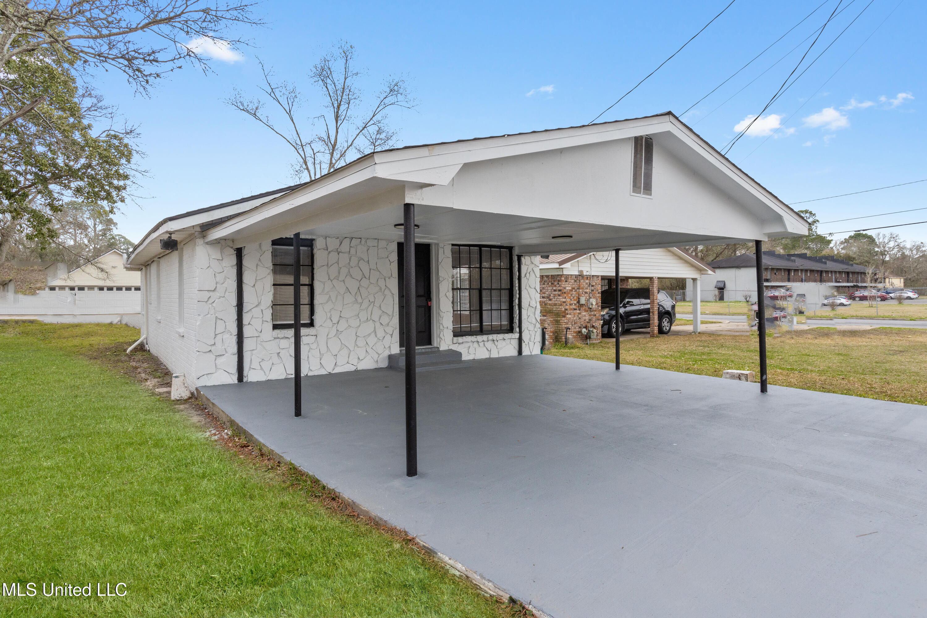 4006 Macphelah Road Moss Point, MS 39563 - Photo 2 of 19 0002