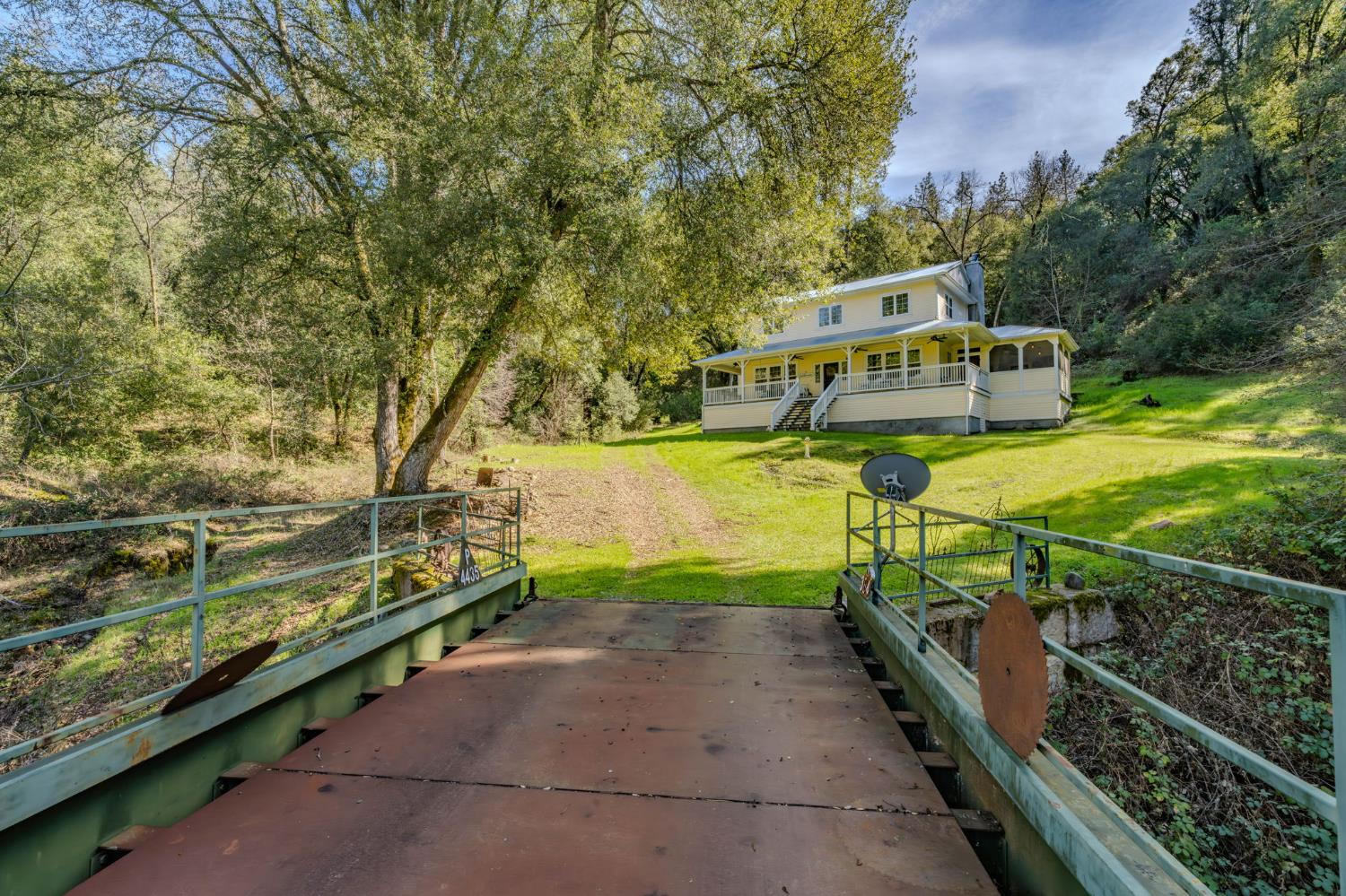 14232 Sutter Creek Road Sutter Creek, CA 95685 - Photo 47 of 57 a view of a pathway with a yard
