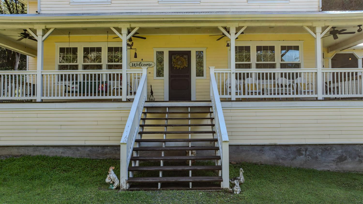 14232 Sutter Creek Road Sutter Creek, CA 95685 - Photo 5 of 57 a view of a house with a yard