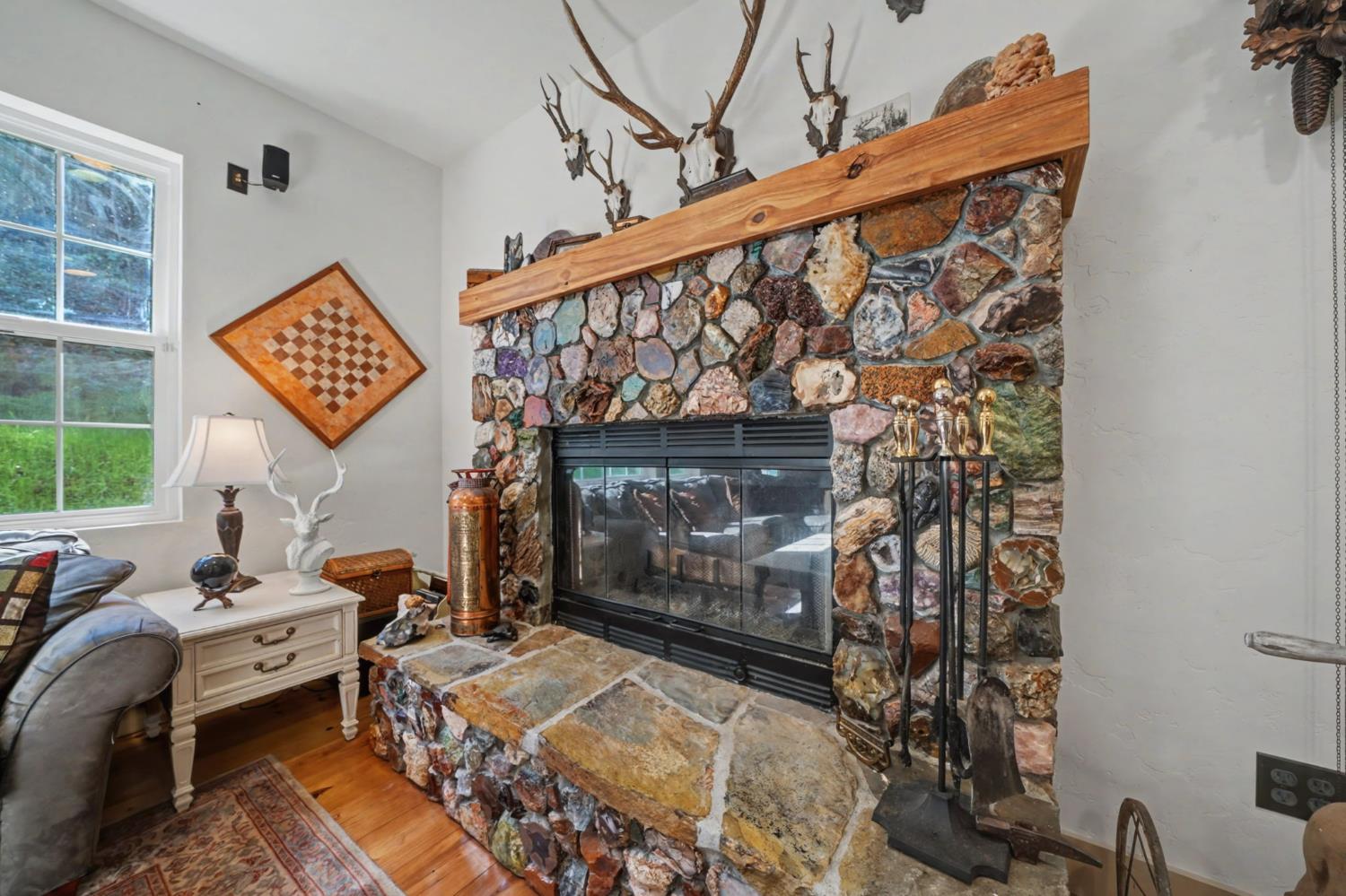 14232 Sutter Creek Road Sutter Creek, CA 95685 - Photo 10 of 57 UNIGQUE SPECIMEN ROCK FIREPLACE