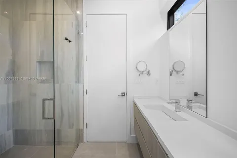 $2,285,000 | 3063 Elizabeth Street, Miami, FL 33133