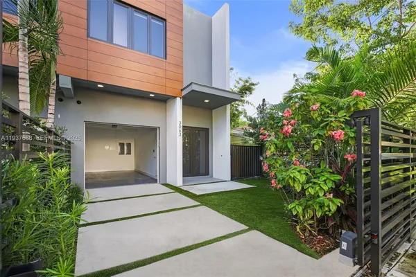 $2,285,000 | 3063 Elizabeth Street, Miami, FL 33133