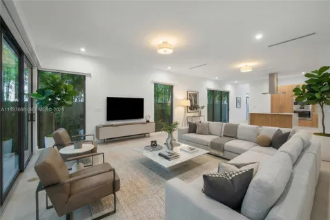 $2,285,000 | 3063 Elizabeth Street, Miami, FL 33133
