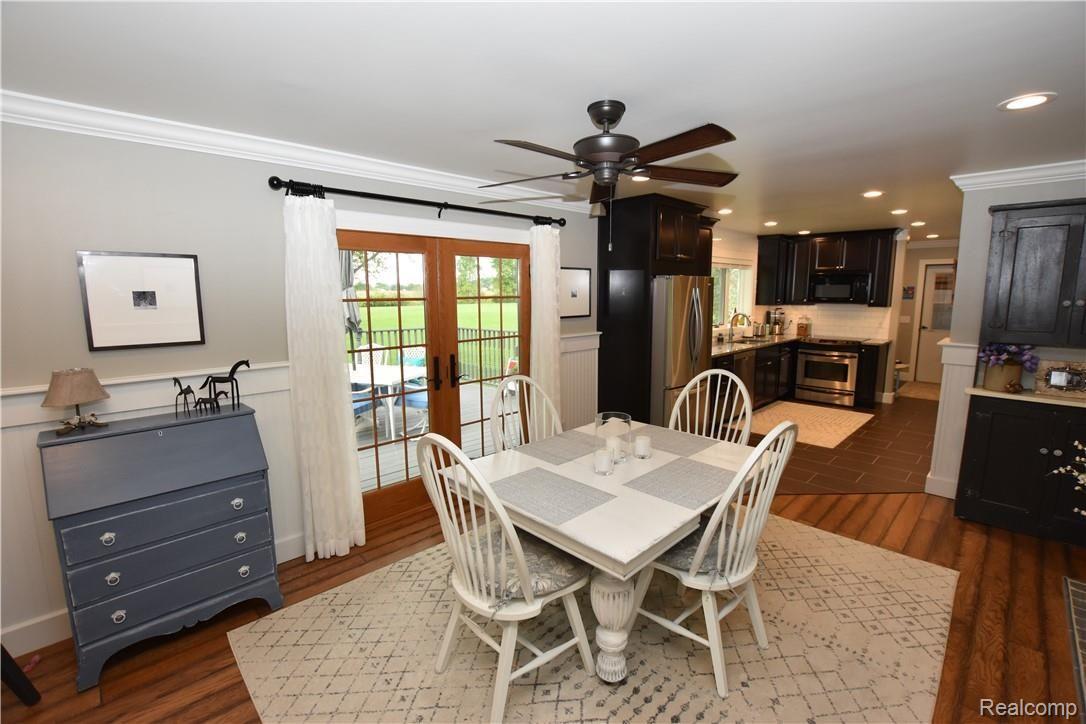 7100 Elms Road Swartz Creek, MI 48473 - Photo 8 of 25 Informal Dining Area and Kitchen