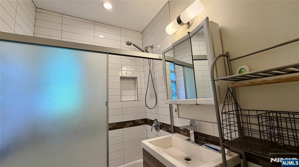 295 Tenafly Road, Unit I Tenafly, NJ 07670 - Photo 9 of 10 Gallery Image 9