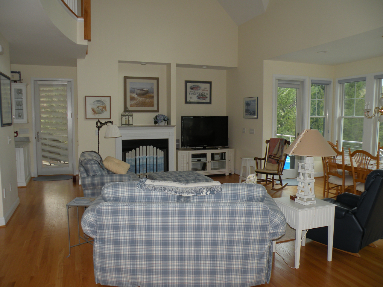143 Thunder Ridge Road Huddleston, VA 24104 - Photo 17 of 93 Great Room w/gas fireplace