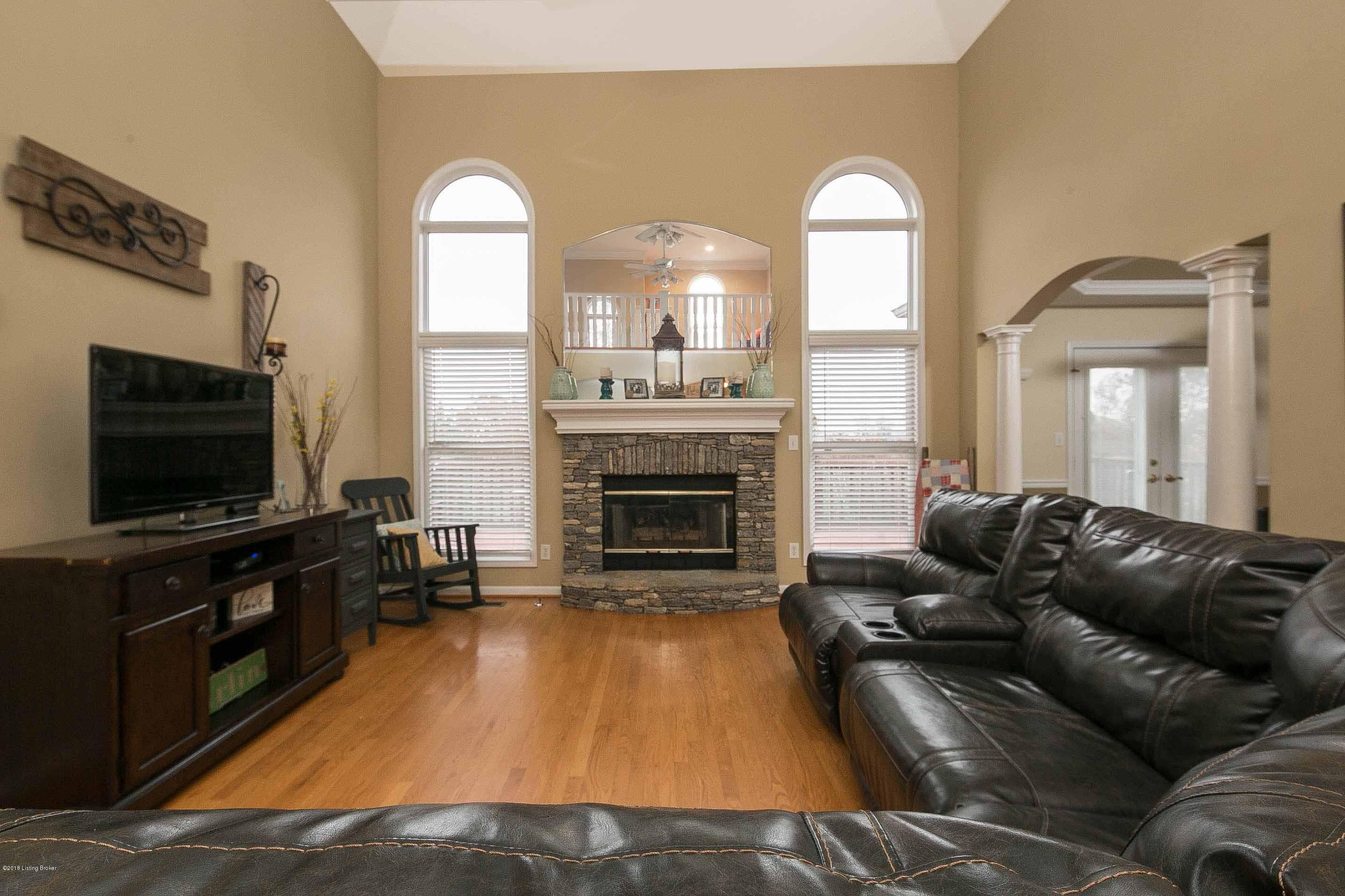 1912 Grand Ridge Road Louisville, KY 40214 - Photo 15 of 58 14