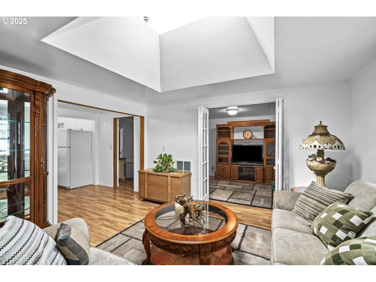 1995 Scott Road Springfield, OR 97477 - Photo 11 of 43 a living room with furniture and a table