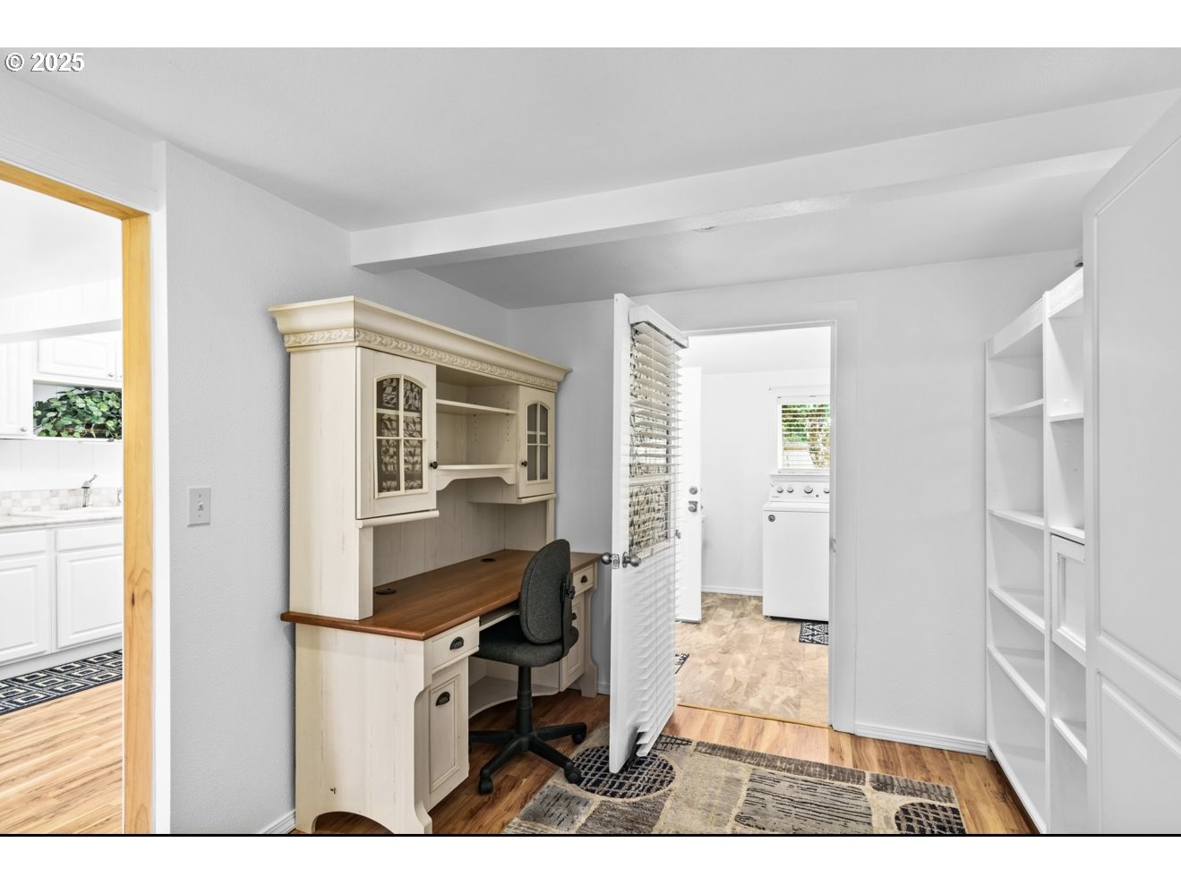 1995 Scott Road Springfield, OR 97477 - Photo 26 of 43 a view of a living room