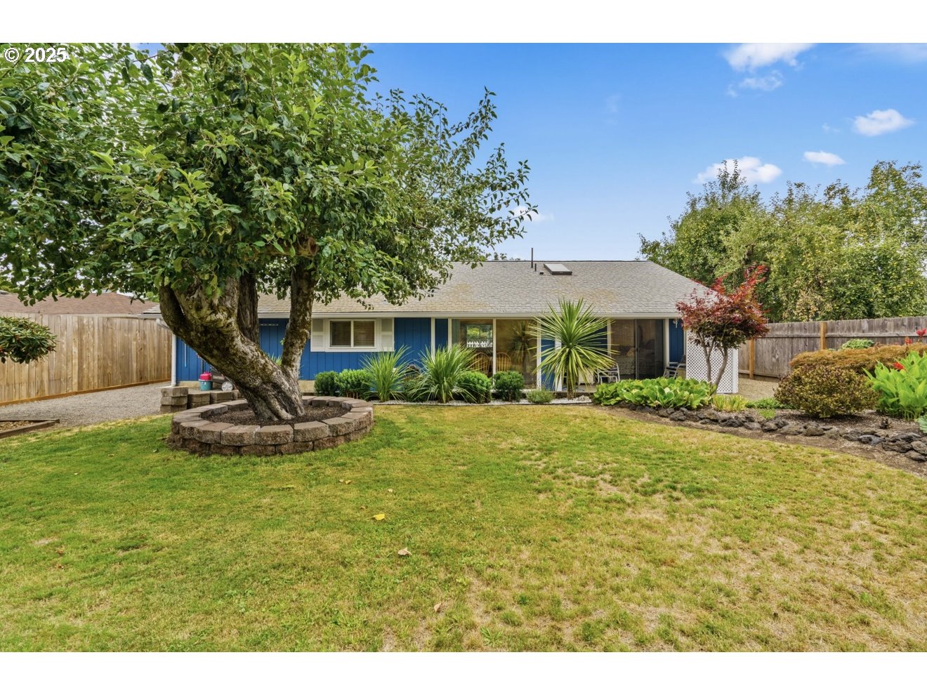 1995 Scott Road Springfield, OR 97477 - Photo 34 of 43 a view of a house with backyard and sitting area