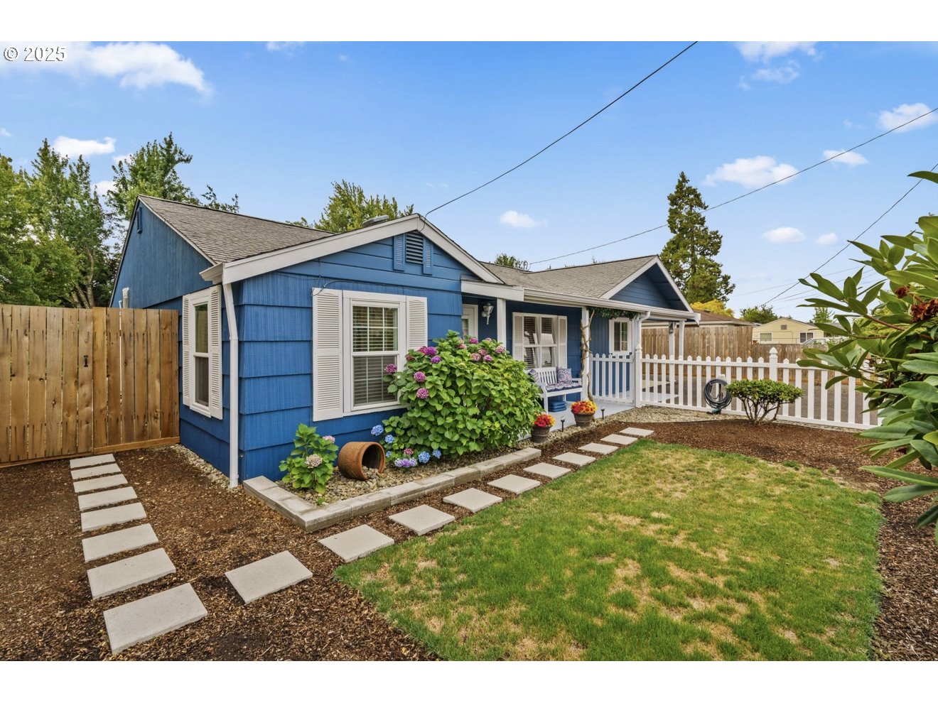 1995 Scott Road Springfield, OR 97477 - Photo 4 of 43 a view of a house with a small yard and wooden floor