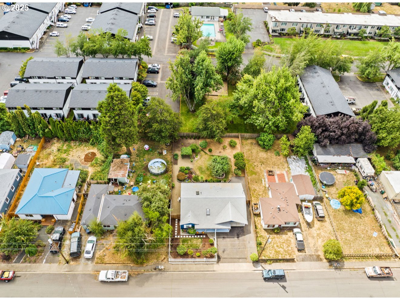 1995 Scott Road Springfield, OR 97477 - Photo 42 of 43 an aerial view of residential houses with yard