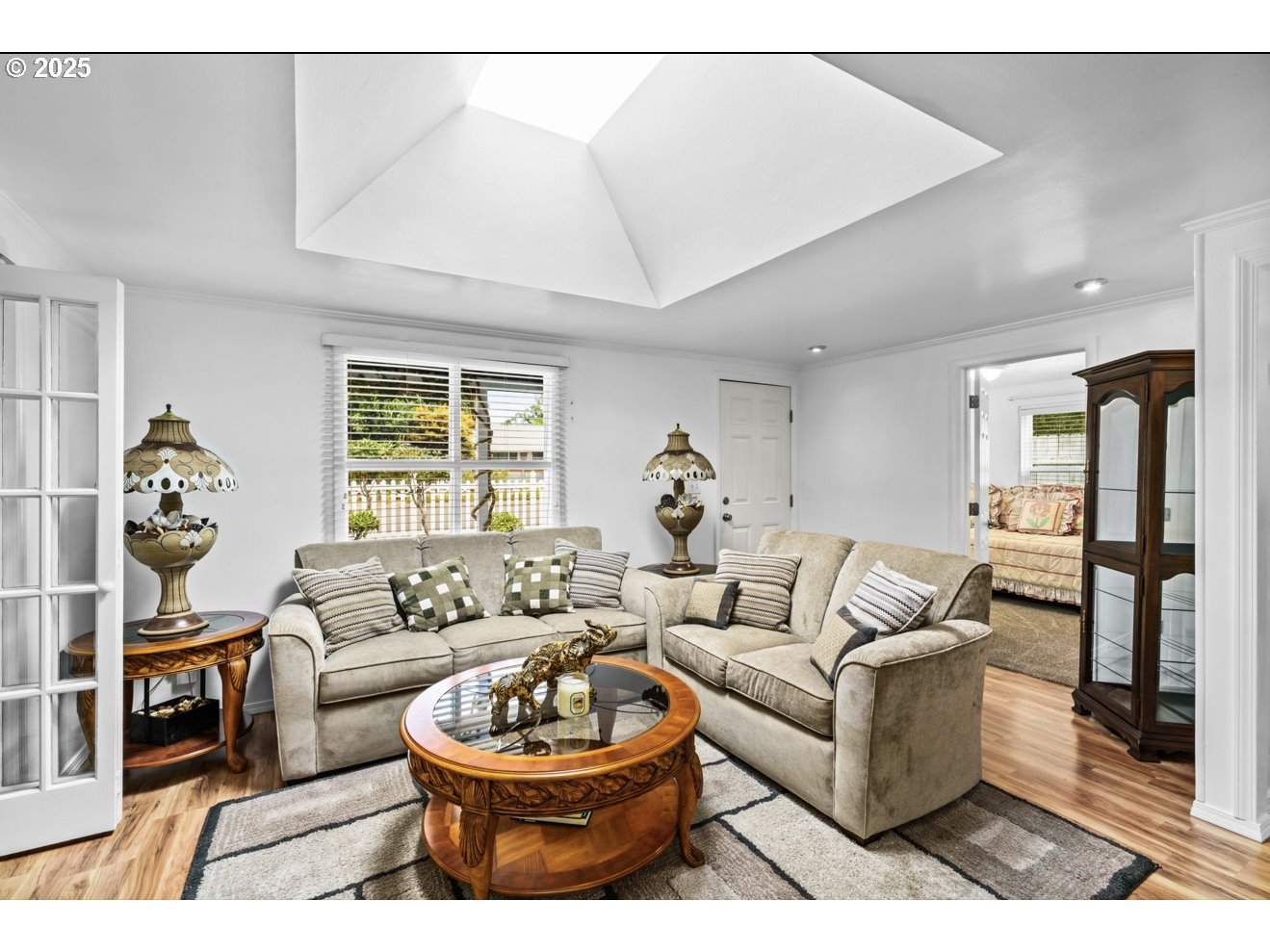 1995 Scott Road Springfield, OR 97477 - Photo 9 of 43 a living room with furniture a rug and a window