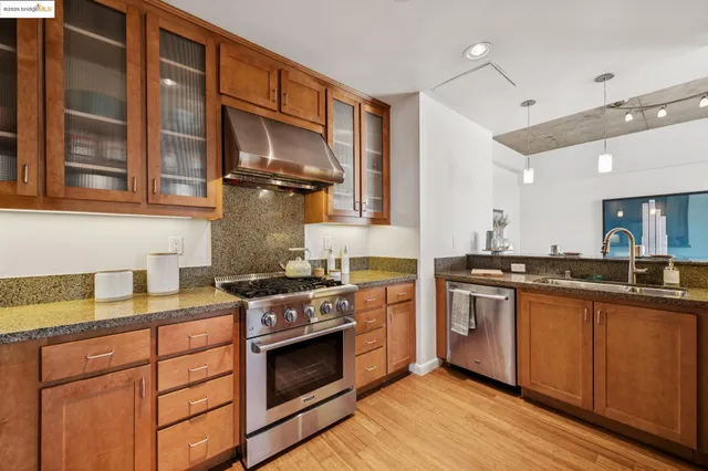 $739,500 | 428 Alice Street, Unit 817, Oakland, CA 94607